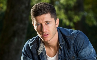 米兰电竞热评-三笘薰带伤上场感动全场